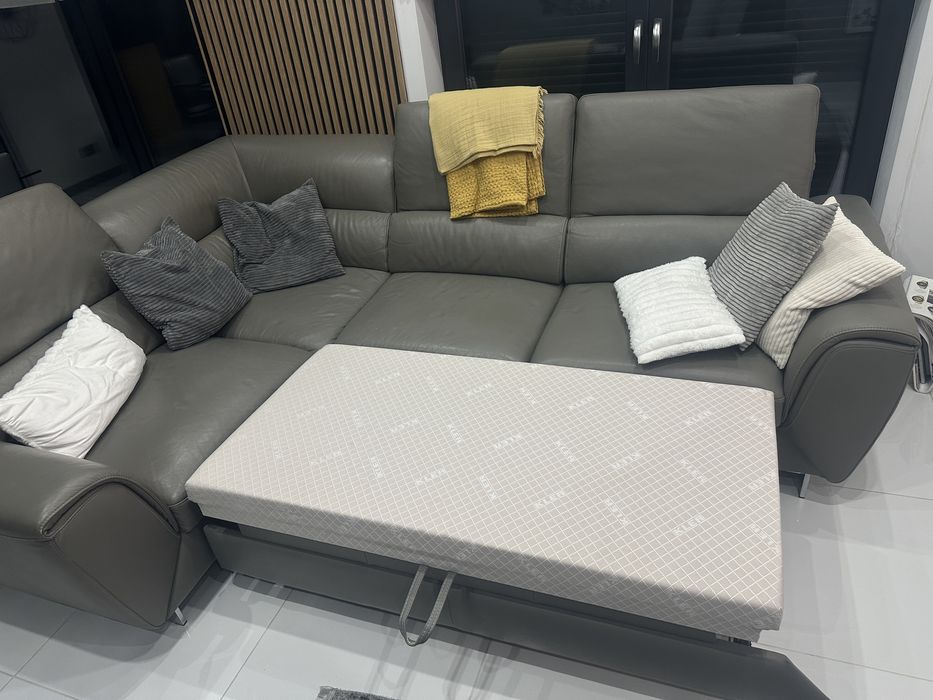 Naroznik  ze skory naturalnej z funkcja spania kler