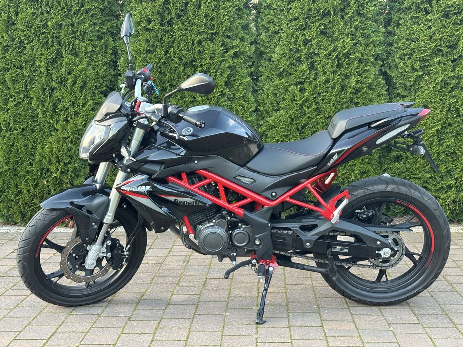Motocykl Benelli BN125 *niski przebieg*