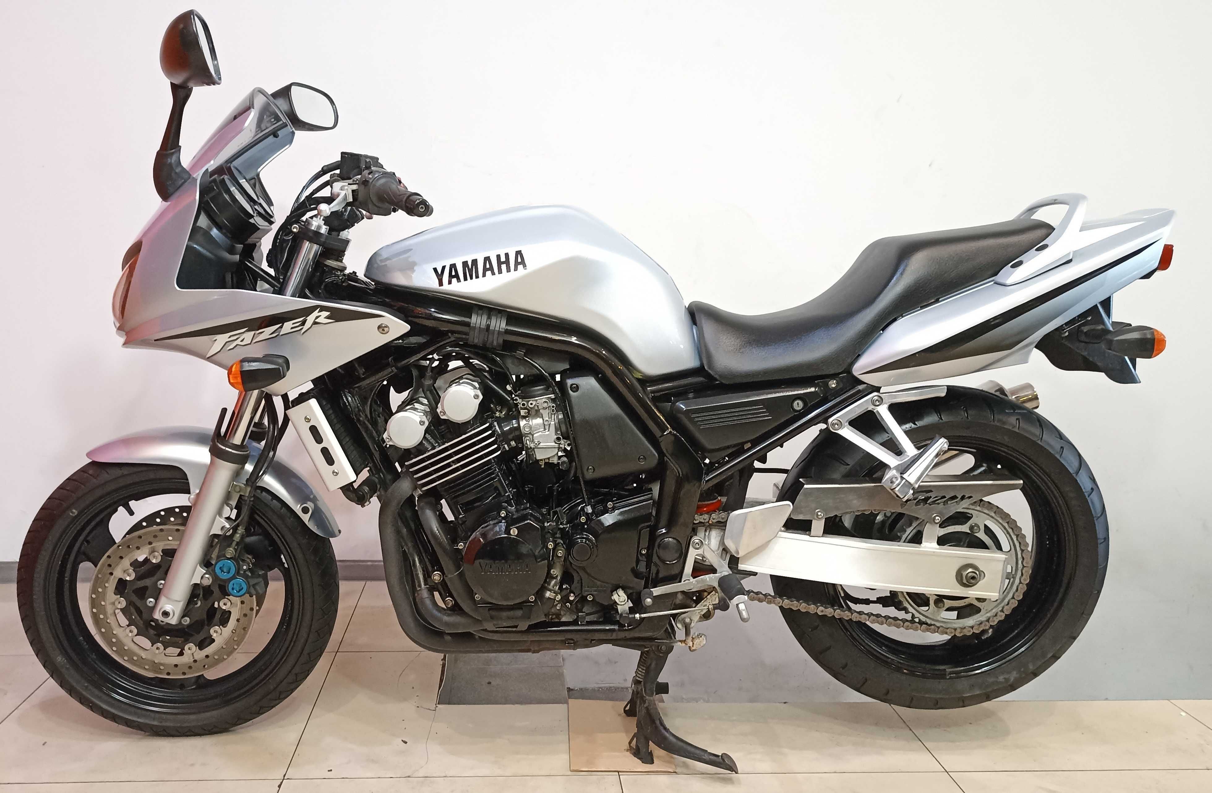 Yamaha FZS 600 FAZER 2003rok POLIFT bardzo zadbana NISKI PRZEBIEG