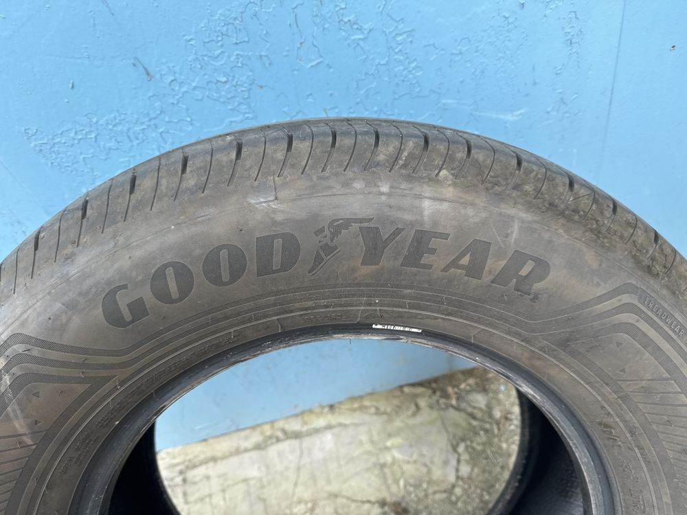 Резина  GOODYEAR 265/65 R17 літо Нове