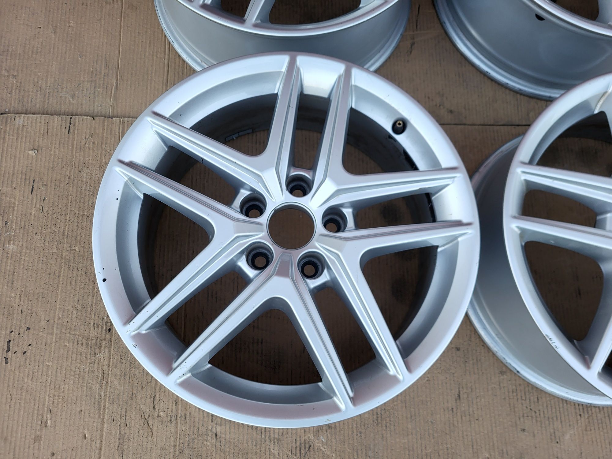 Диски R17 5x112 ET28 Audi Volkswagen Mercedes 4шт ціна за 1шт