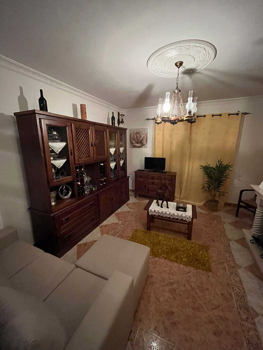 Quarto, sala e wc para arrendar Monsaraz