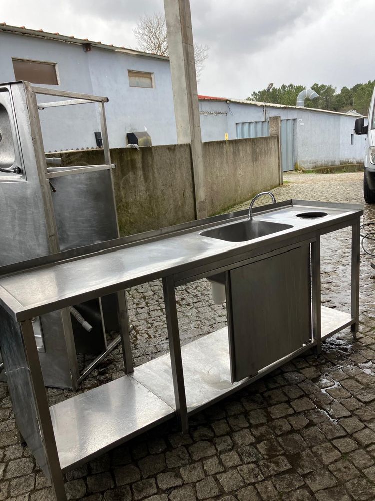 Bancada com pia industrial - Inox