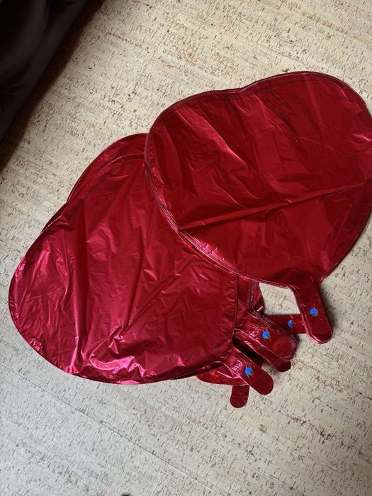 Фольговані серця червоні