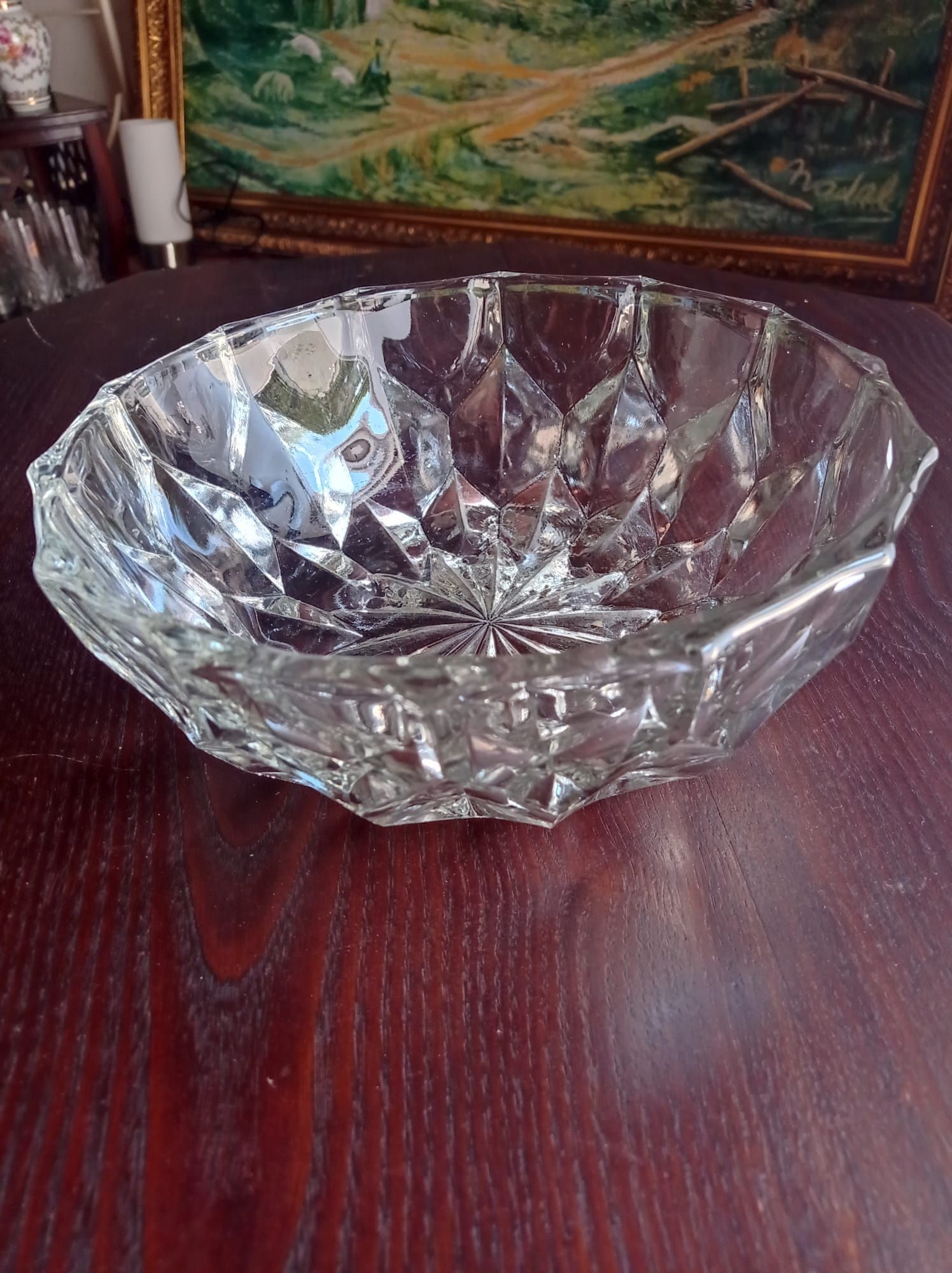 Taça em vidro transparente lapidado o