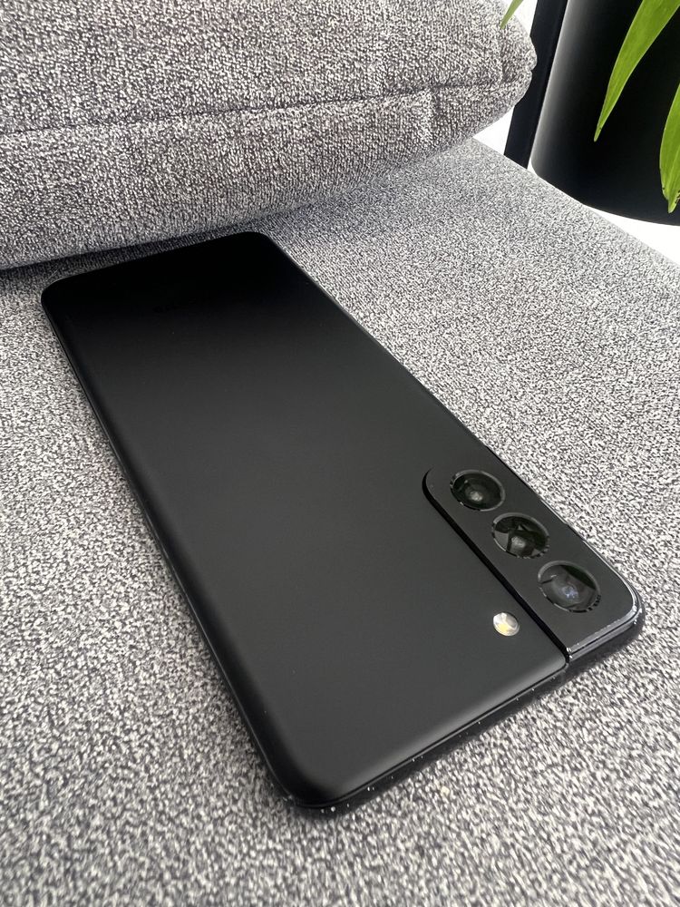 - Samsung s21 + Plus - 256GB -