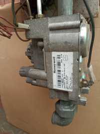 Клапан газовий Honeywell V8600C1020 24V