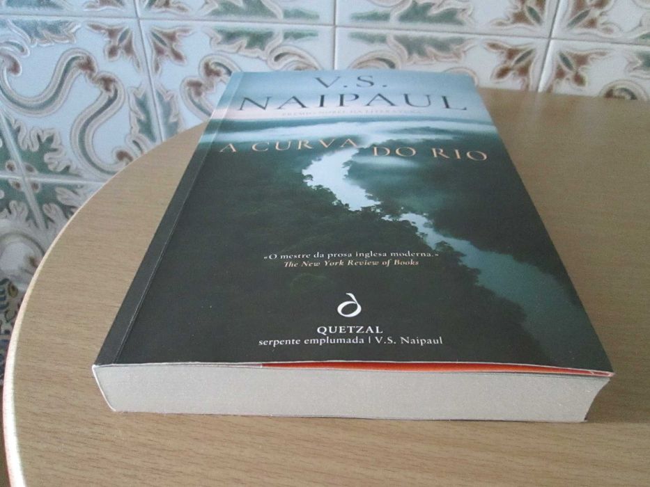 A Curva do Rio
de V. S. Naipaul (Oferta de portes)