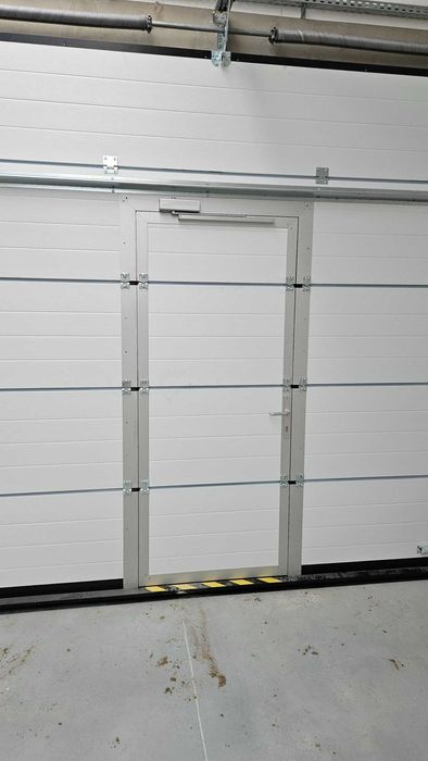 NOWA! Brama segmentowa przemysłowa automat 3000 x 2800 Krispol