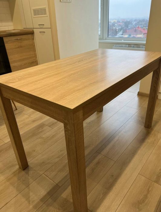 Стіл, два стільці, Висота стола 75 см; довжина 1м. 20 см;ширина 68 см.