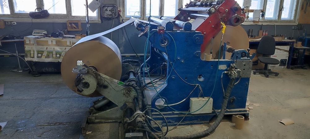 Бобіно різка для розділу рулонів картону на бобіни