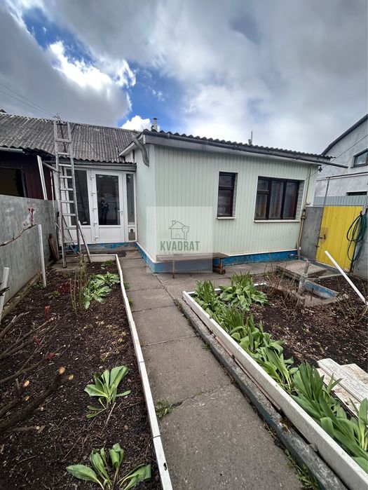 Продам чудову частину будинку з власною земельною ділянкою