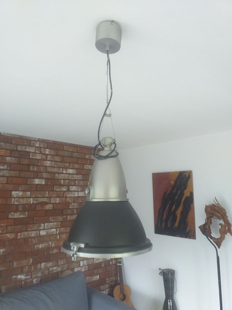 Lampa loftowa wisząca