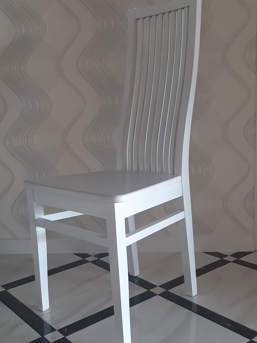 Дерев'яний стільчик