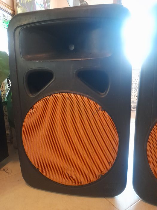 Par colunas JBL EON 1500