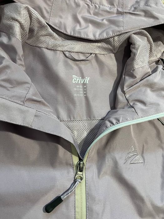 Куртка(вітровка) жіноча