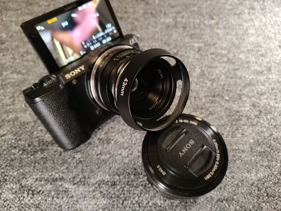 Sony A5100 - mały, zgrabny bezlusterkowiec