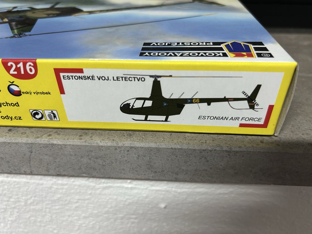 Helicoptero Robinson R44 escala 1/72