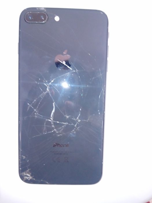 Iphone 8 plus 64 GB (concerto/pecas]