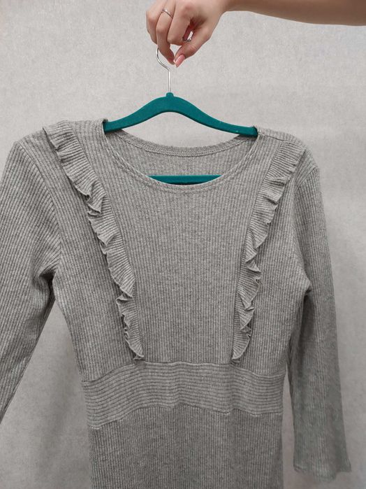 Сукня тепла сіра по фігурі