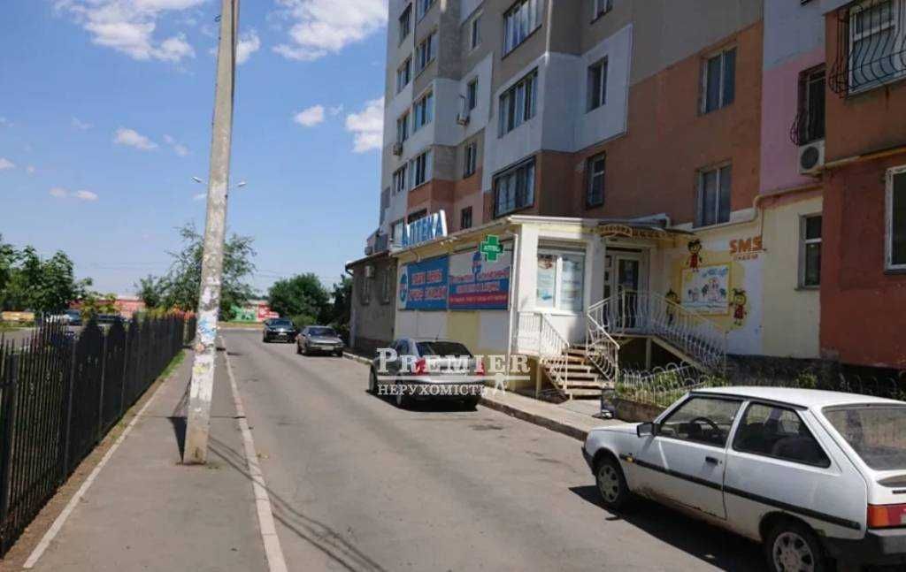 Приміщення під бізнес на Бочарова.103 кв.м Фасад.