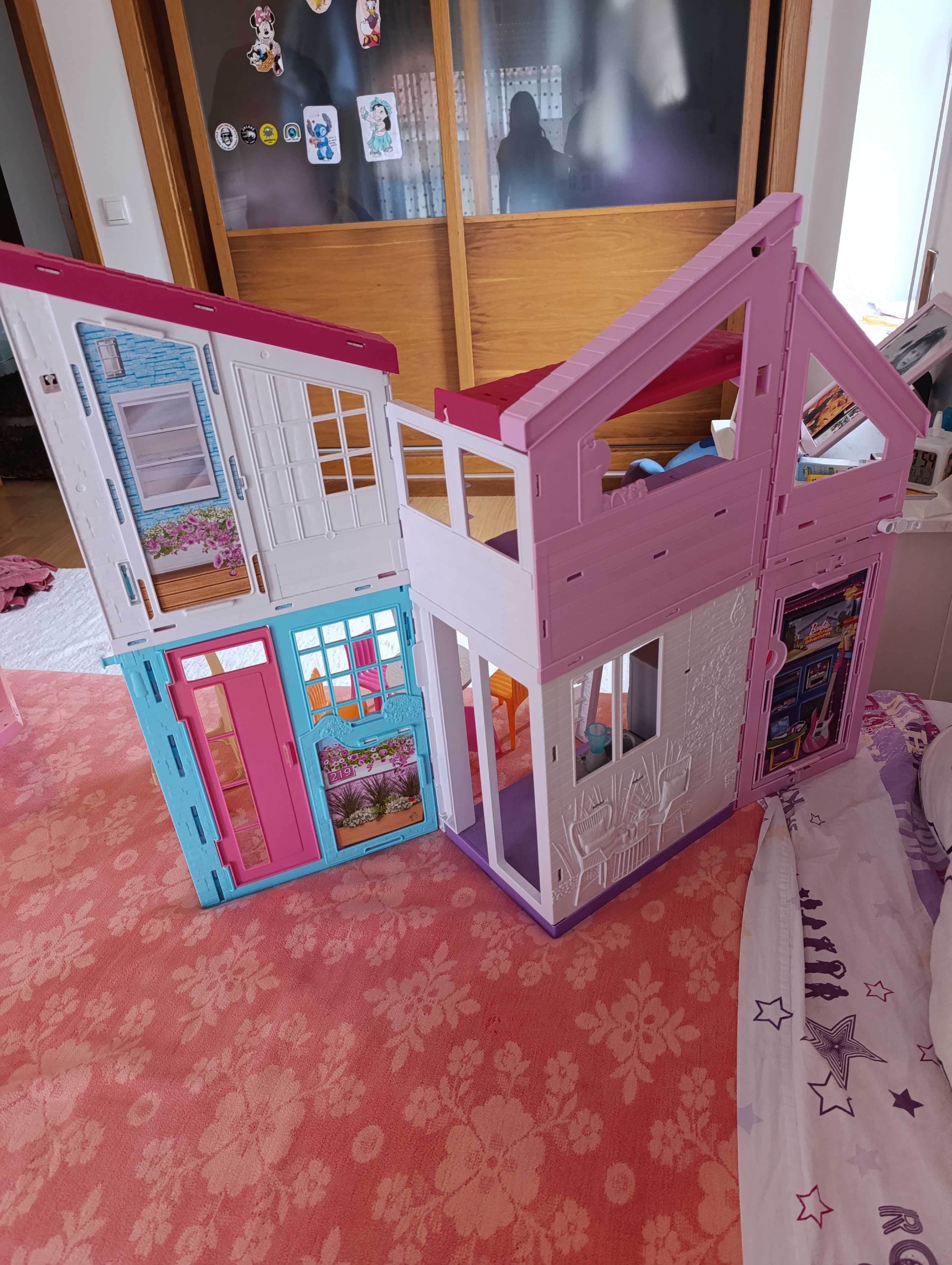 Casa da Barbie em boas condições