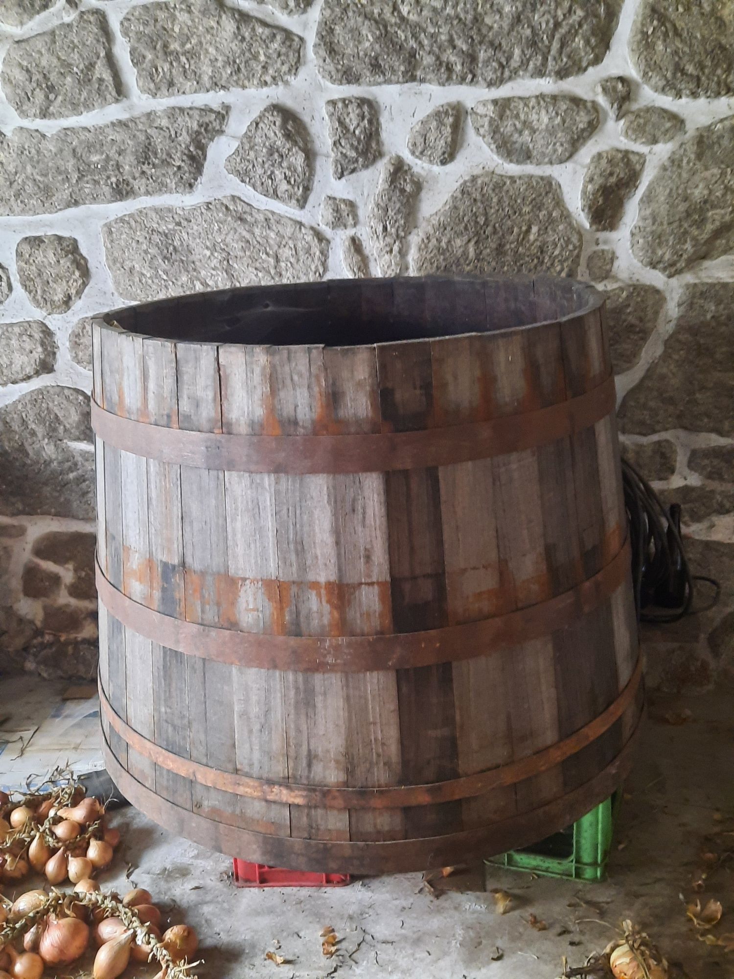 Dorna em Madeira, para 700 litros, cuba 1000l
