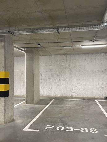 Miejsce parkingowe podziemne Jedności Narodowej 244