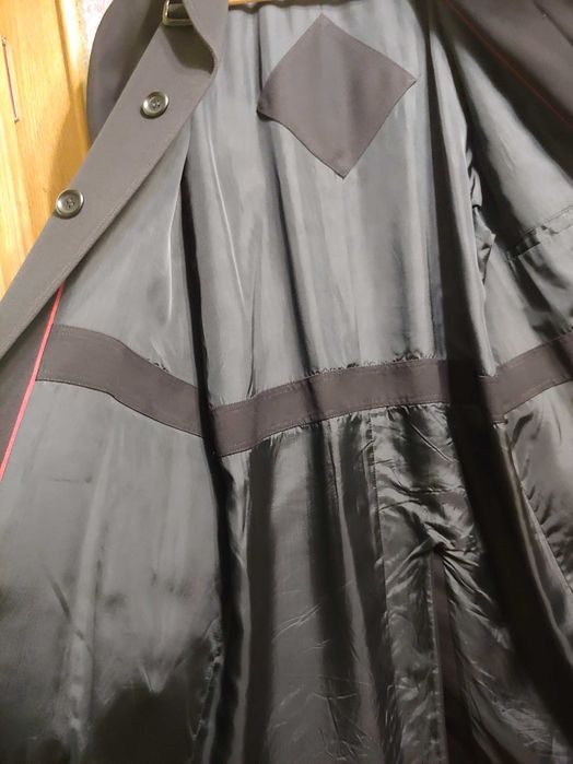 Осінній чоловічий плащ