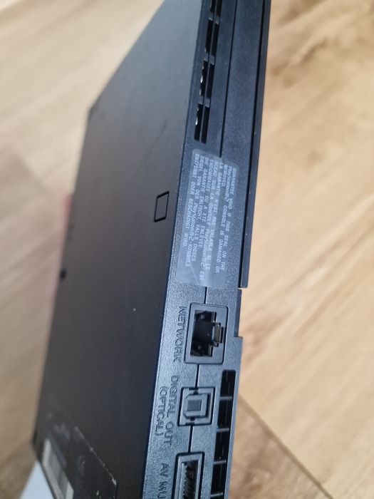 Konsola PlayStation 2 + TV TCL 24" + Gratisy-> 4 pady,  11 gier