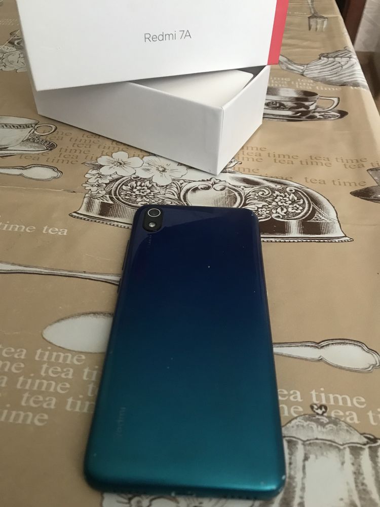 Телефон Redmi 7