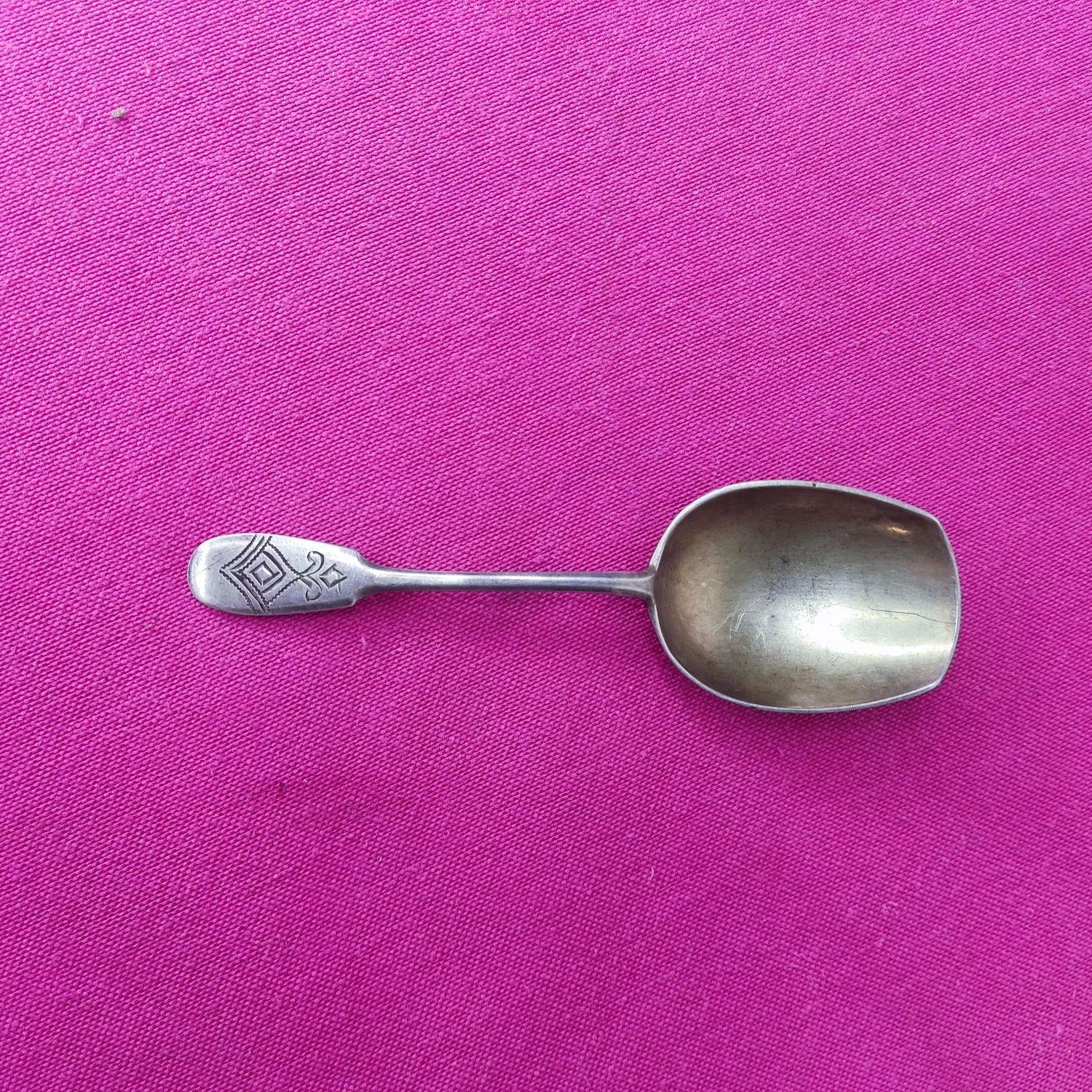 Серебряная ложка 84 пробы серебро чайная винтаж вес 20 грамм с резьбой