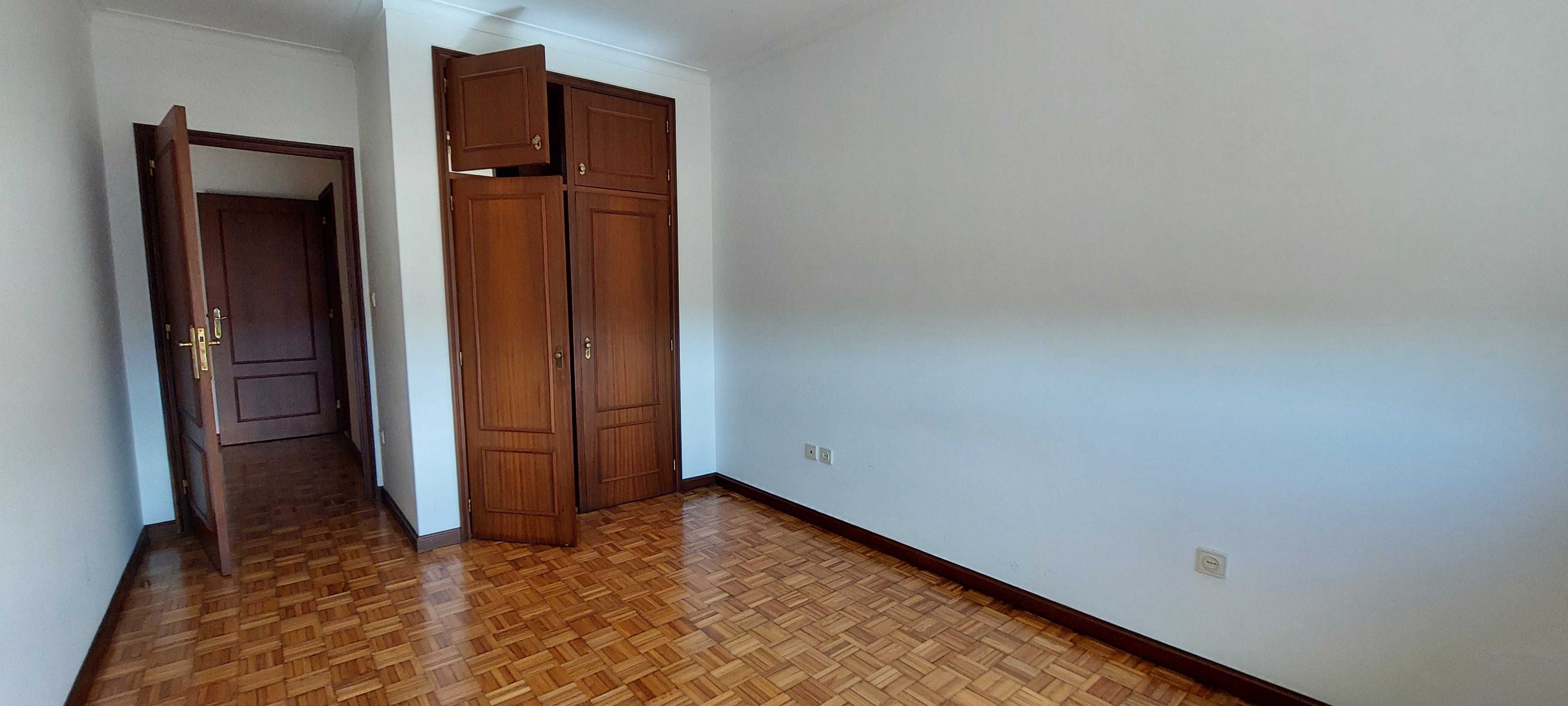 Arrenda-se T3  na Maia