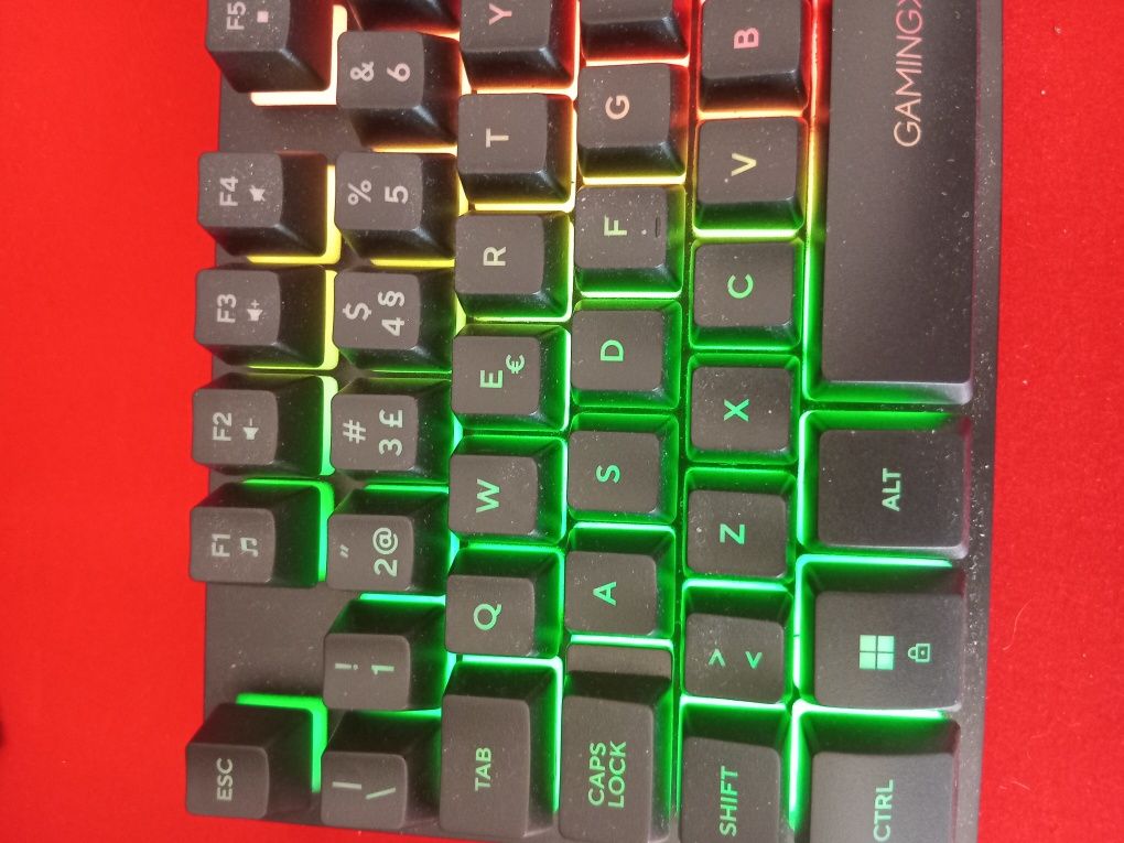 Teclado gamer novo