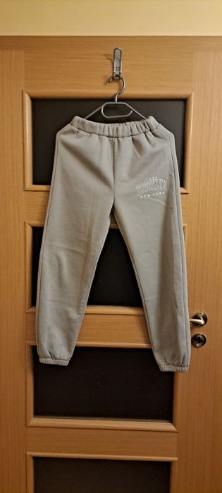 Spodnie dresowe dziewczęce Shein r. 146 cm