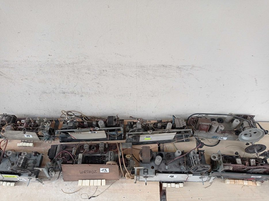 Stare radia lampowe - chassis - 8 sztuk - (13,14,15,17,18,26,39,40)