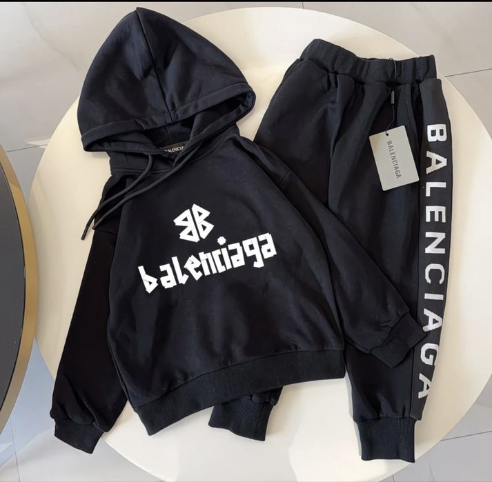 Дитячий костюм Баленсіага, розмір 150