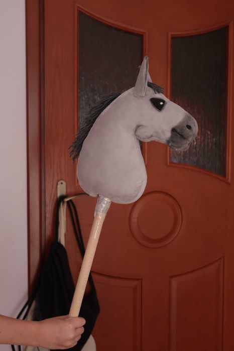 Hobby Horse A4 do skoków, ręcznie wykonany, maści myszatej