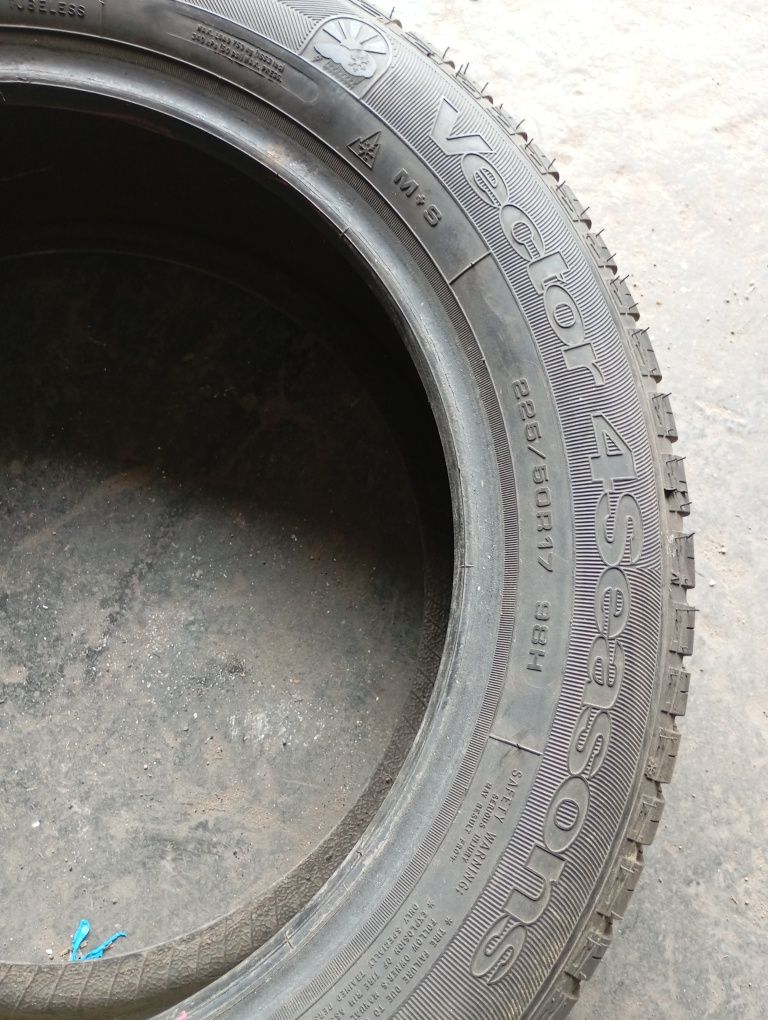 Opona pojedyncza Goodyear Vector 4season 225/50r17