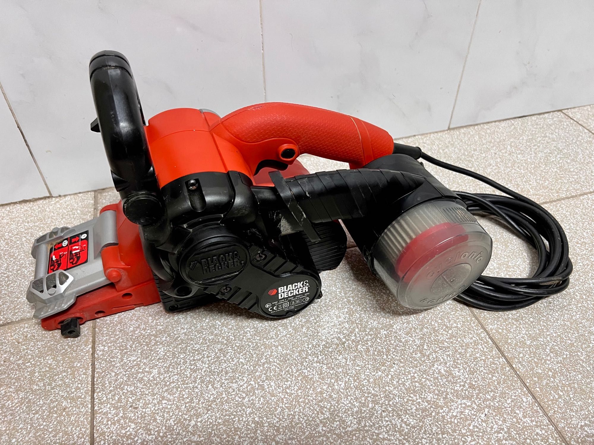 Lixadora de banda BLACK + DECKER KA88 720W