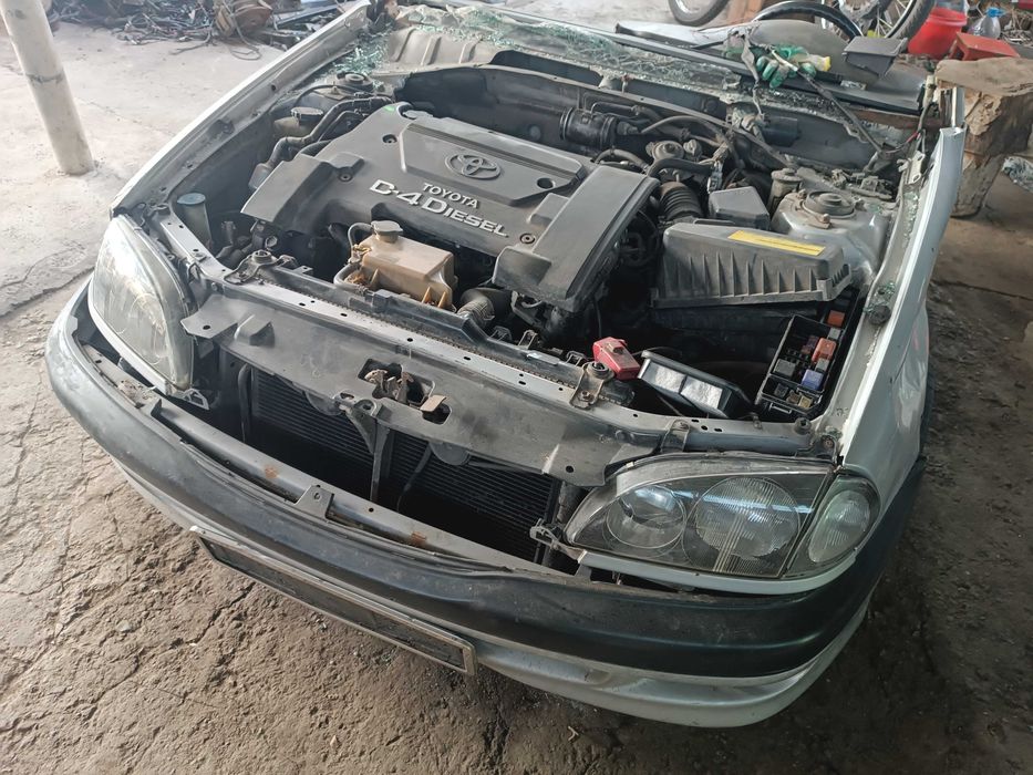 Стойки Таета Авенсис Т22 Амортизатор Передний Пружина Avensis T22
