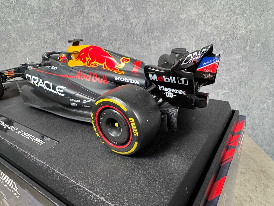 Bburago F1 Red Bull RB19 2023 Масштаб 1/18 №1 Max Макс Ферстаппен ф1