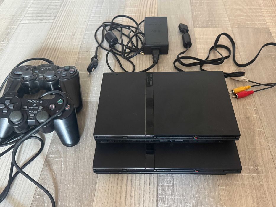 2x Konsola PS2 Slim, 2 Pady