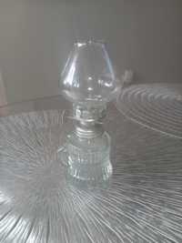 Mała szklana lampka naftowa