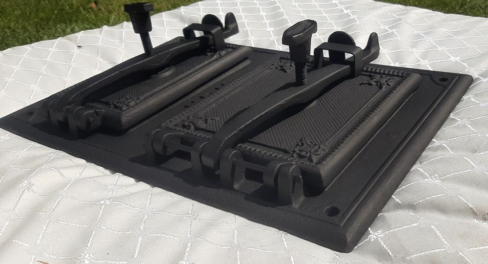 Drzwiczki żeliwne do pieca wędzarni  AGA  2.