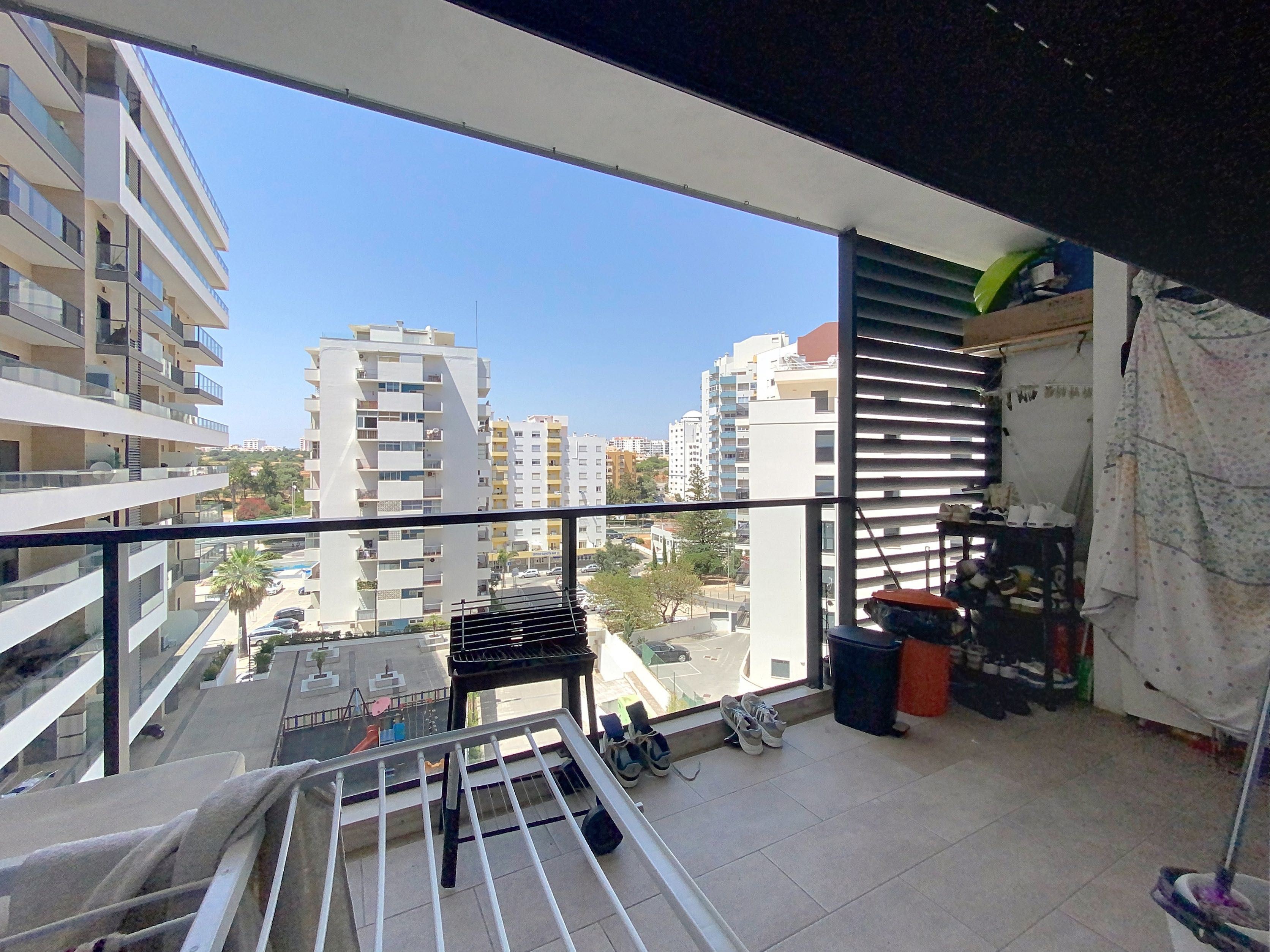 T2 de Luxo para Arrendamento Anual – Rocha Prime Residence