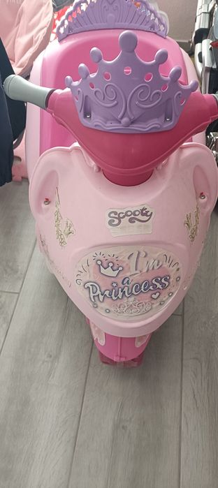 Scooty eletrica Feber Princess