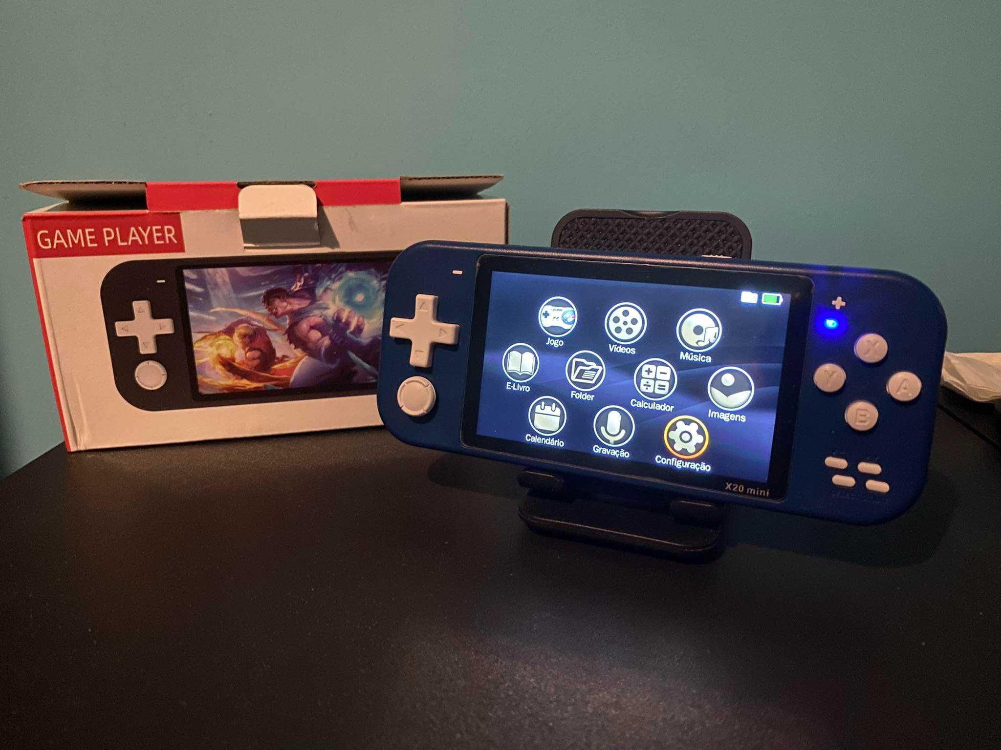 Vendo consola portátil X20 mini tipo Nintendo com 1.000 jogos nova