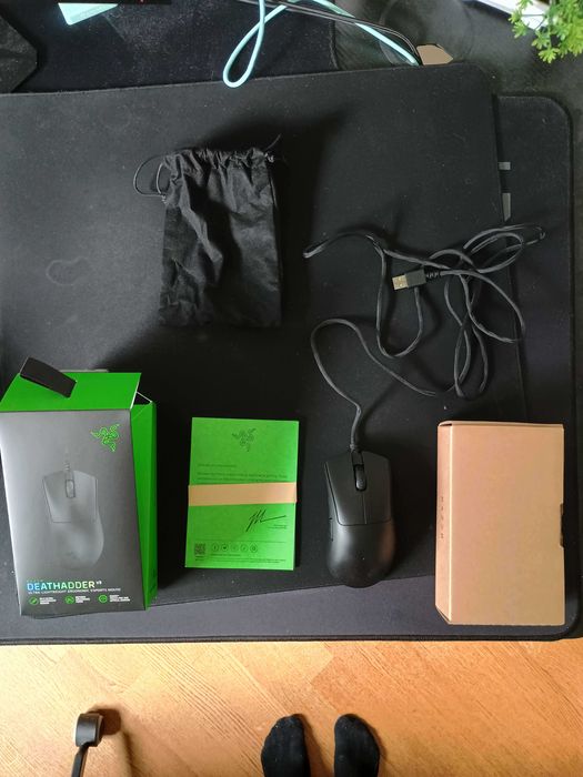 Myszka gamingowa razer deathadderV3 wired bardzo precyzyjna dla graczy
