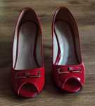 Buty szpilki, kolor czerwony
